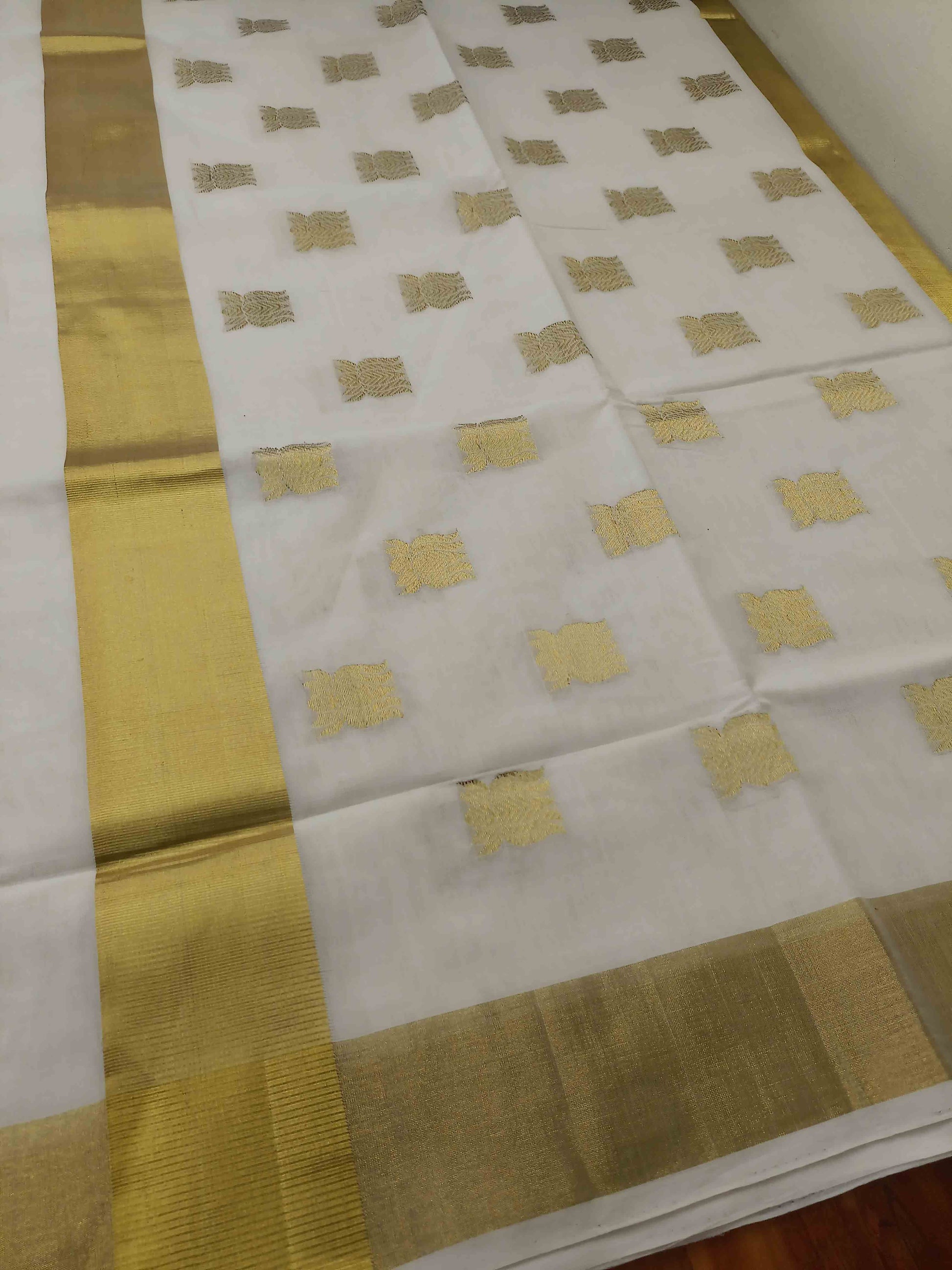 Kuthampully Handloom Kasavu Saree