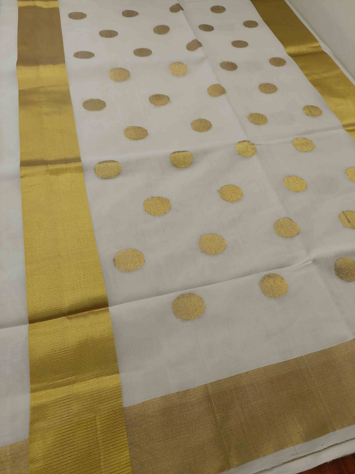 Kuthampully Handloom Kasavu Saree