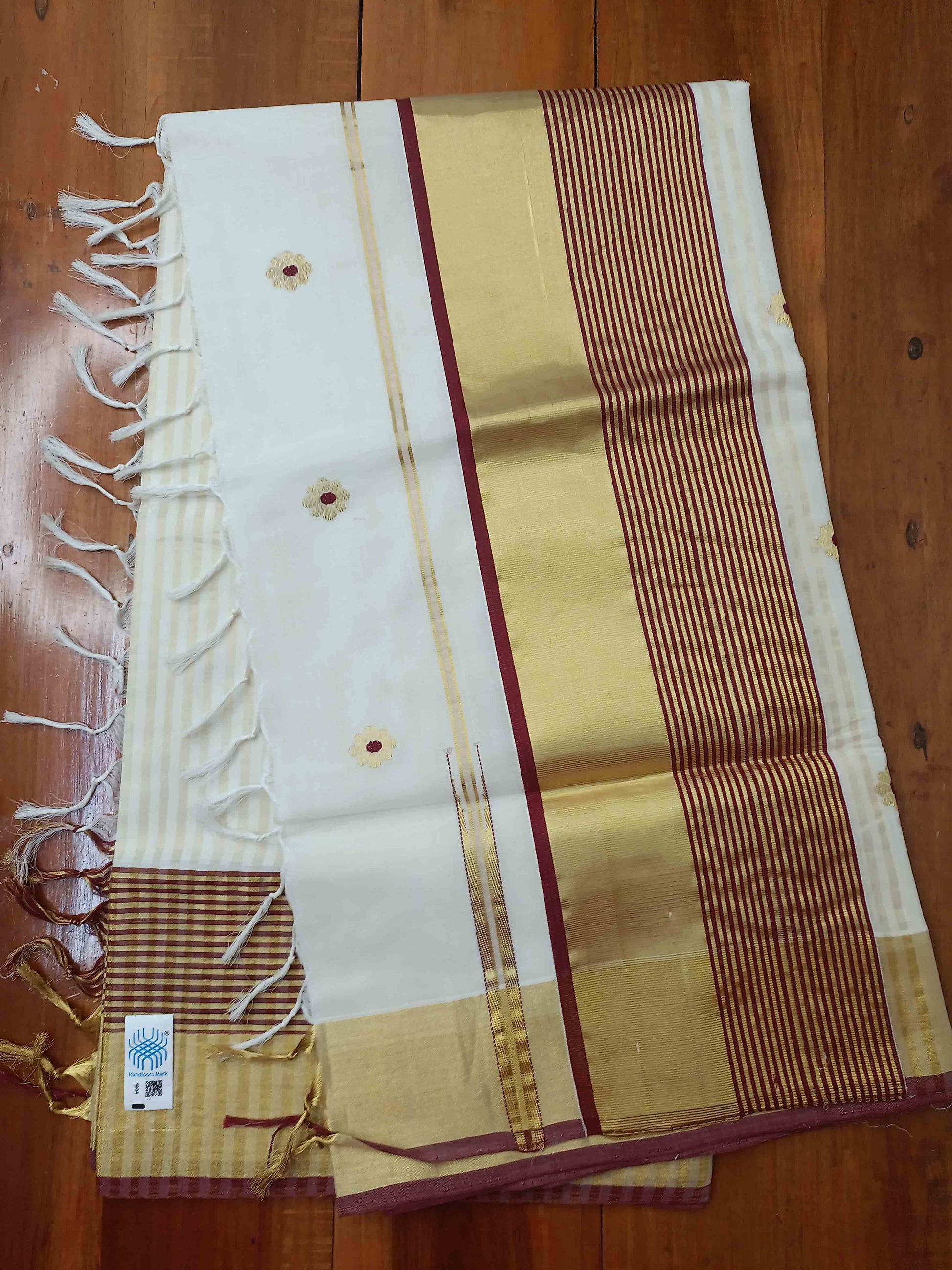 Kuthampully Handloom Kasavu Saree