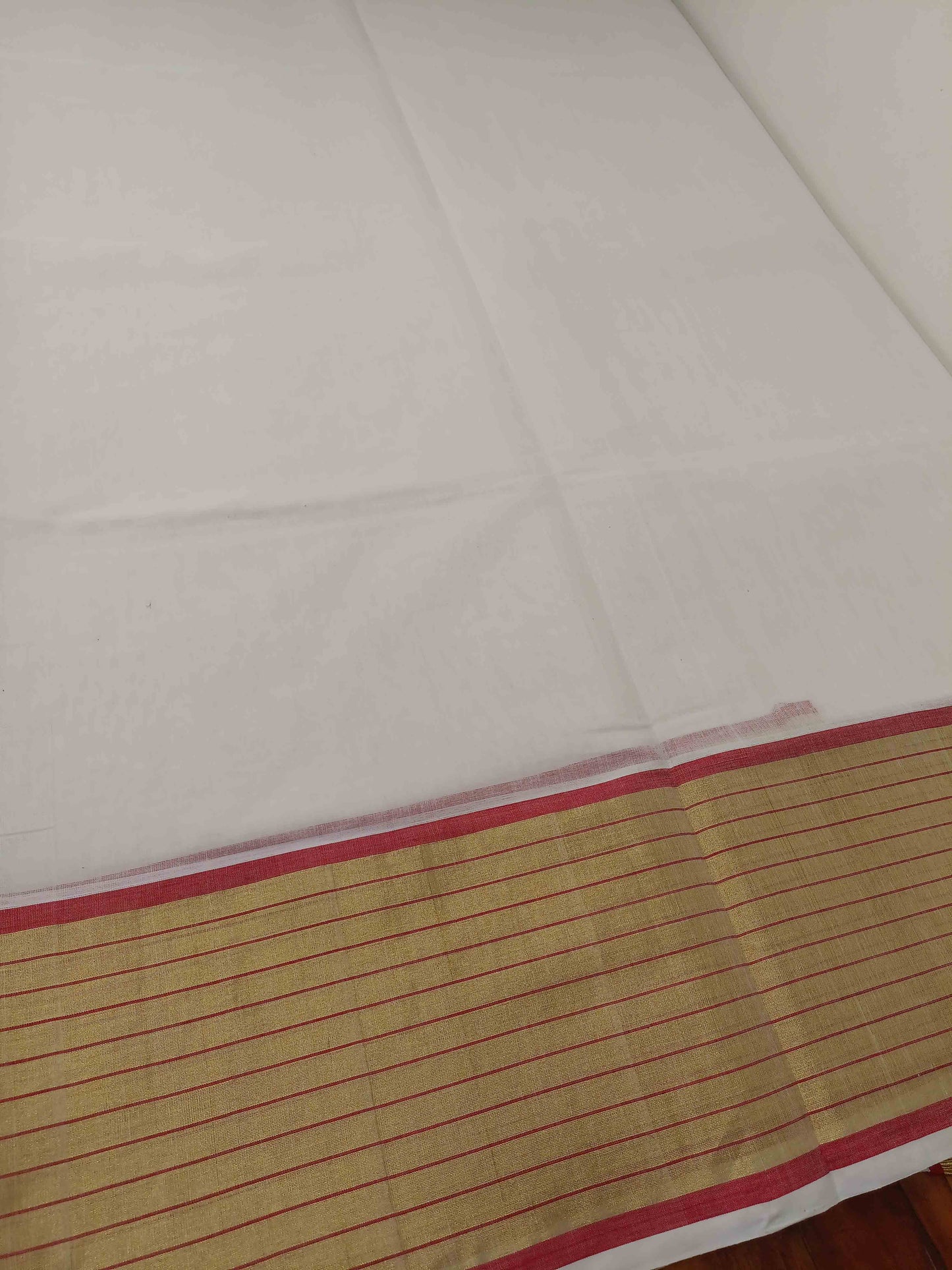 Kuthampully Handloom Kasavu Saree