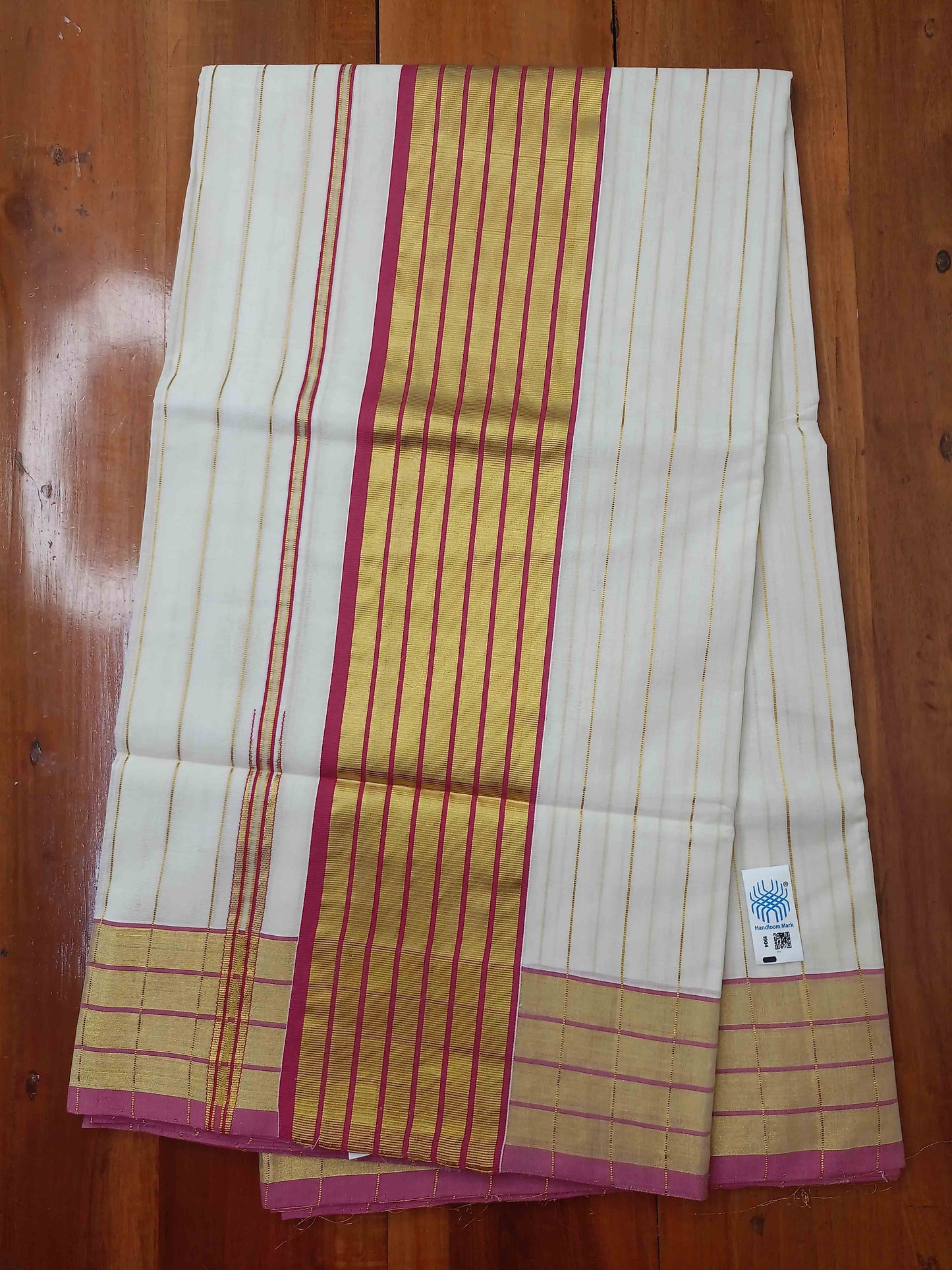 Kuthampully Handloom Kasavu Saree