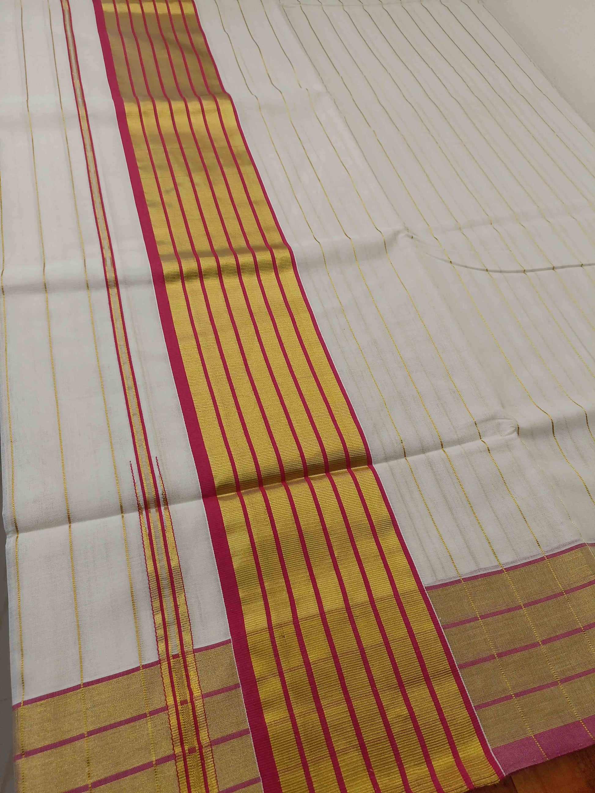 Kuthampully Handloom Kasavu Saree