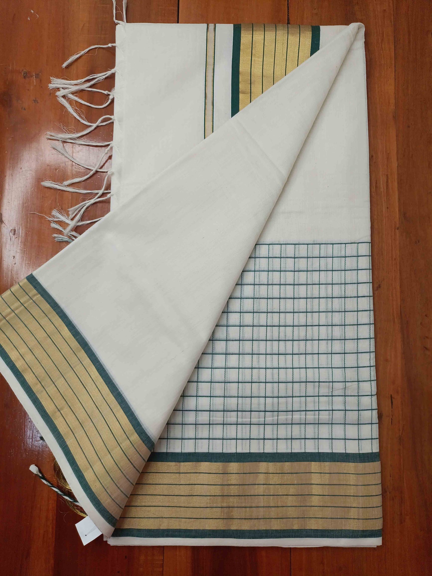 Kuthampully Handloom Kasavu Saree