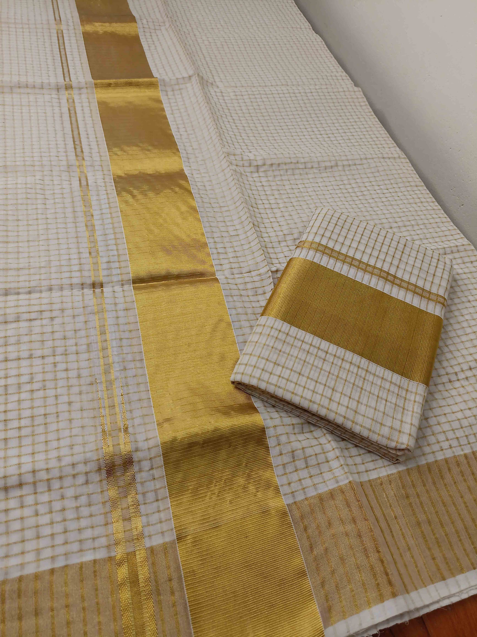 Kuthampully Handloom Kasavu Single Set Mundu