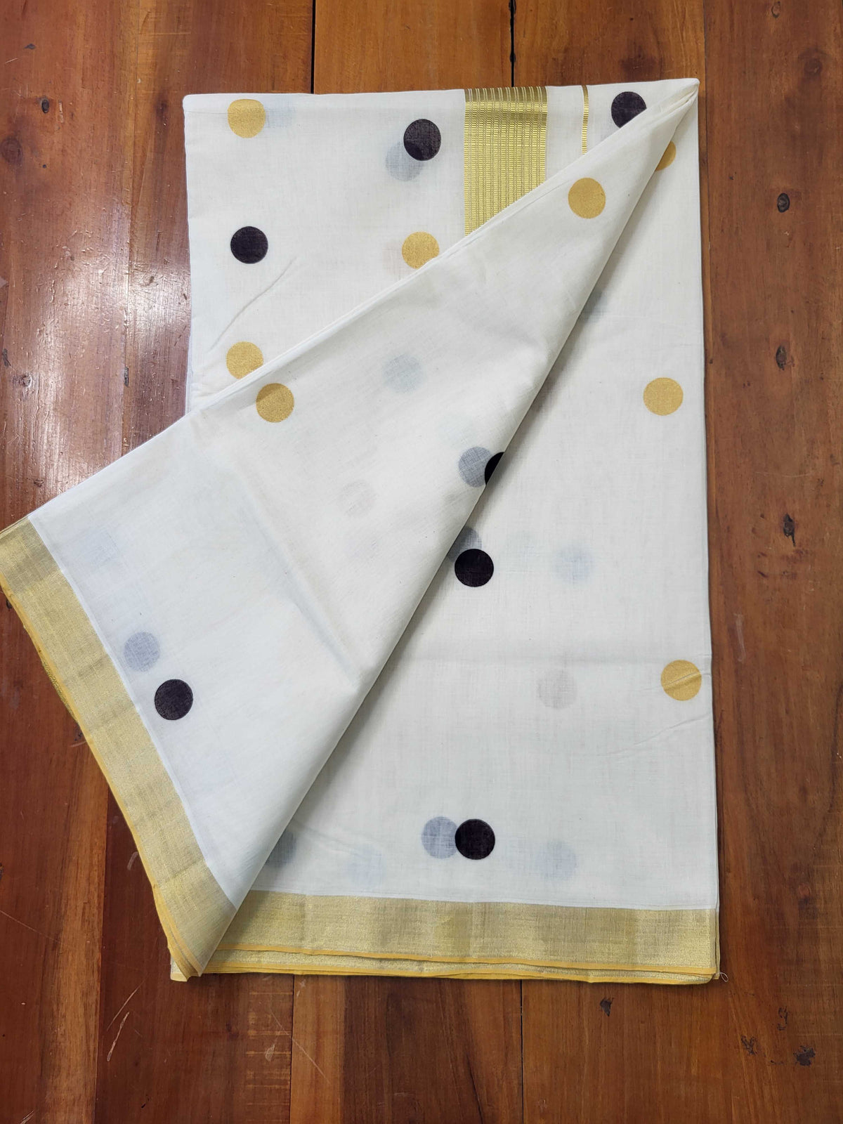 Kerala Kasavu Saree for Women