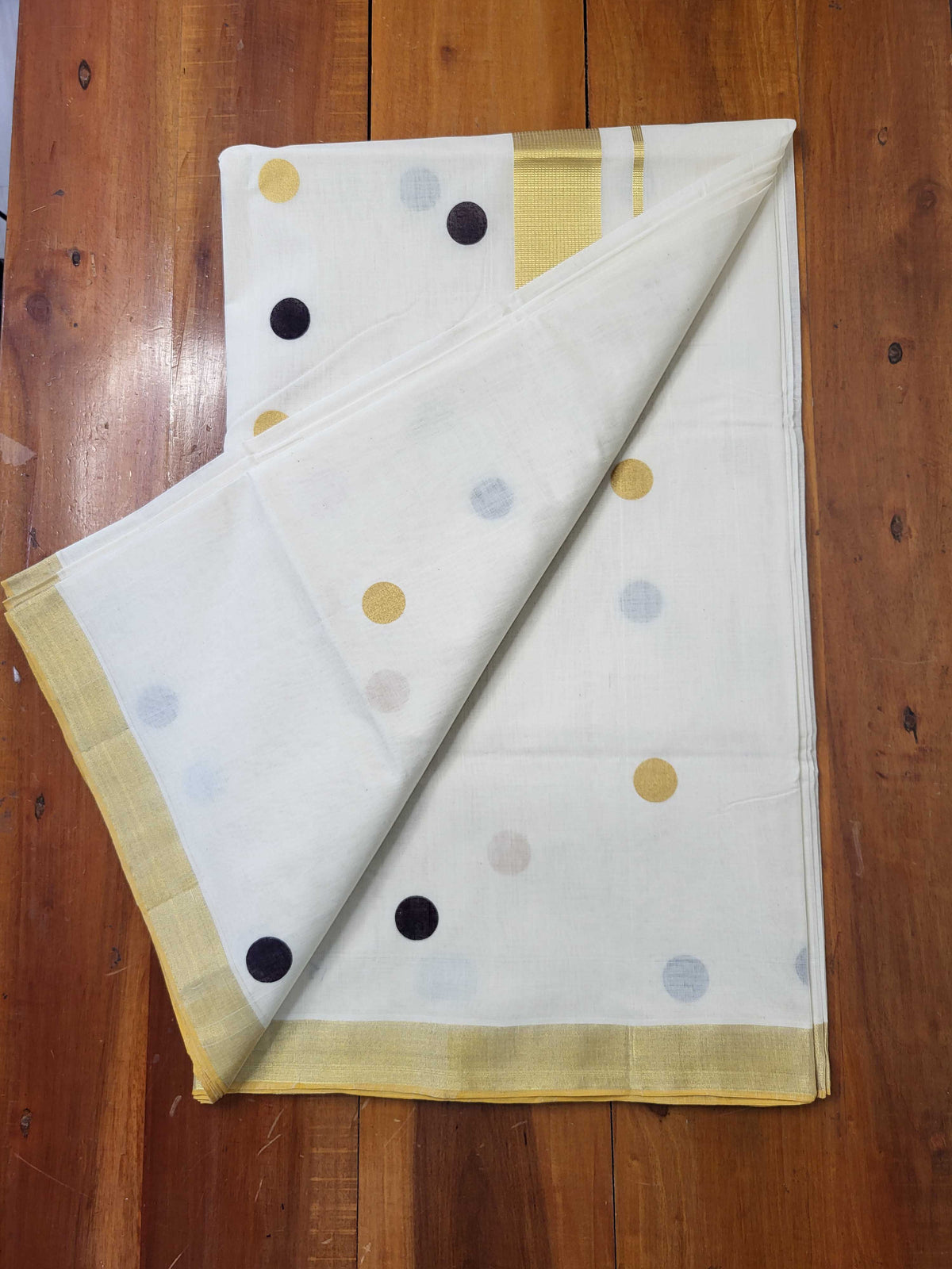 Kerala Kasavu Saree for Women
