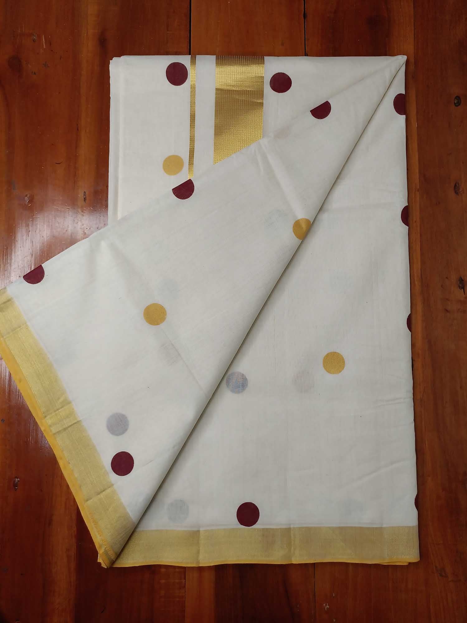 Kerala Kasavu Saree for Women