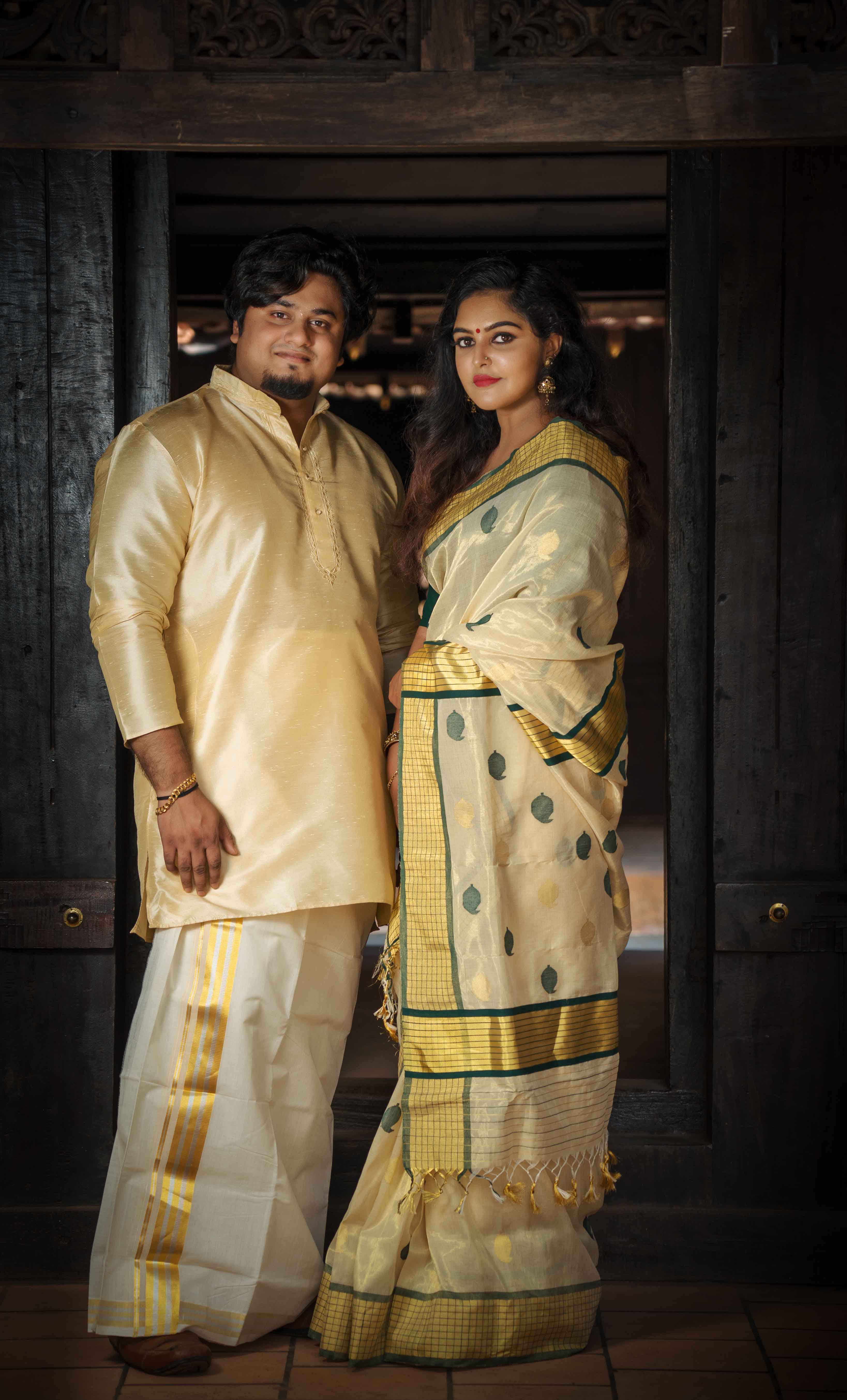 Buy Engagement Saree | Red Zari Handloom Weaved Traditional Silk Saree At  Hatkay