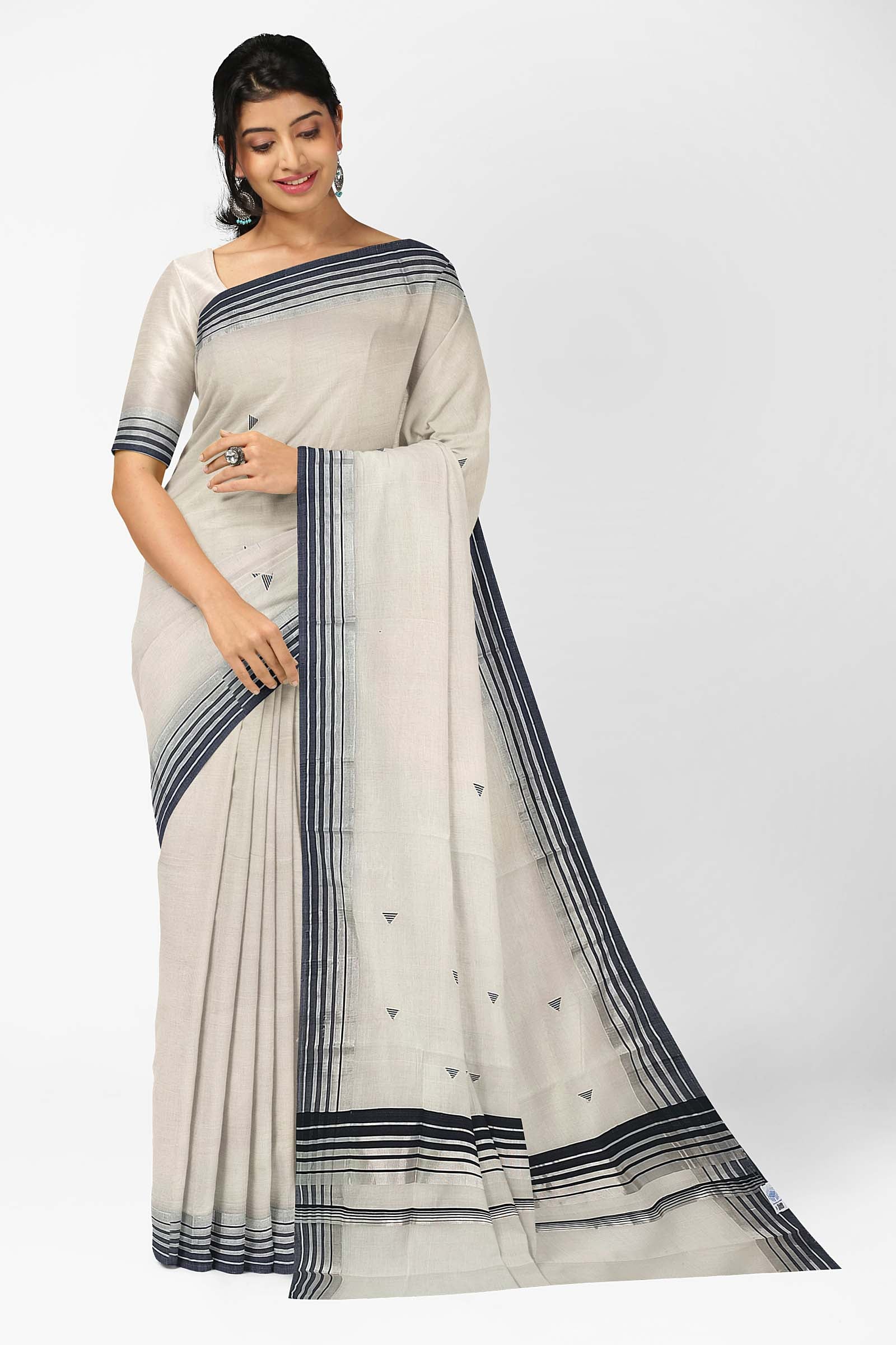 Buy Southloom Women's Kerala Silver Kasavu Woven Check Saree with Black  Border at Amazon.in